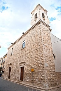 46476da2359f5d73331c0cb2b55057b1307c5cab_esterno_chiesa_1.jpg